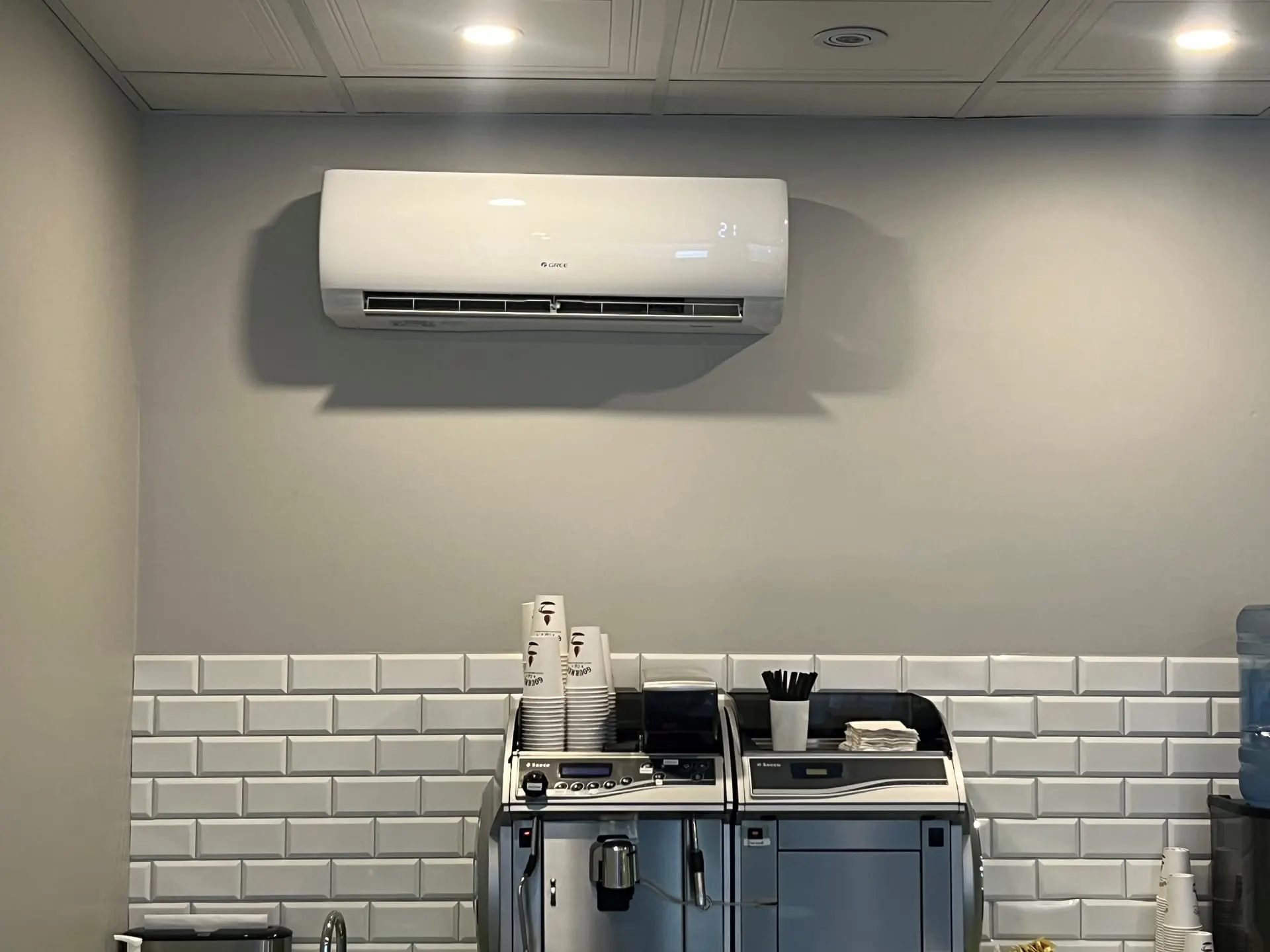 Thermopompe murale installée par Turcotte Réfrigération, secteur Repentigny